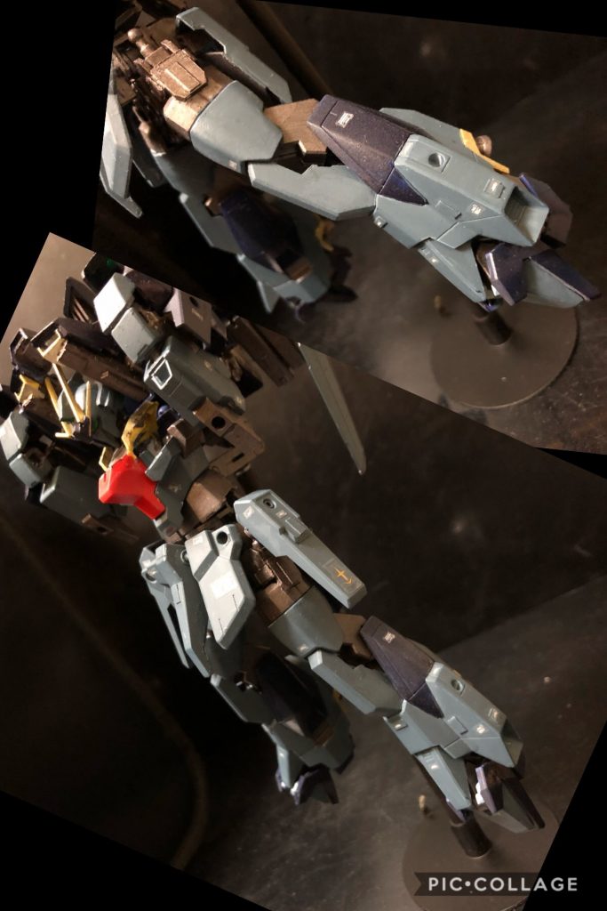 ④ また関節の可動。
今回のライトニングカスタムの可変のキモでもある脚のジョイント部の移動です。
見ての通り、ジョイントパーツの集合体で、元々のキットは一切使ってないんですよ。
キットよりも脚の付け根は下がってますね。
保持力の良好!コレは上手くいきました。(´∀`)
