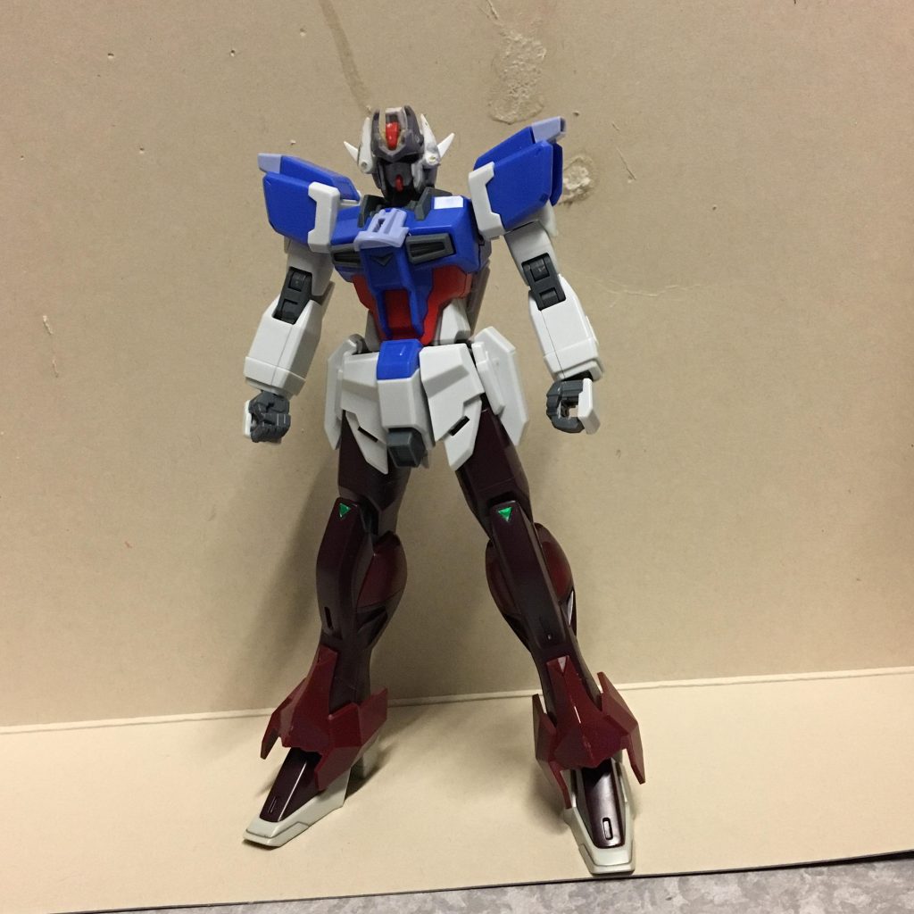 インパルスの頭を改造して展開ギミックを作りましたがこのままではインパクトがないと思い、追加パーツを作ろうと考えました。