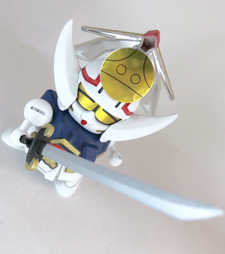 以上、初めてマジモードで作ったSDガンダムになります
クロスシルエットや三国伝でイケメン化が顕著な昨今のSD界隈ですが、かわいい丸っこい愛らしいのこの時代のスタイルも遊び心たっぷりでいいですね