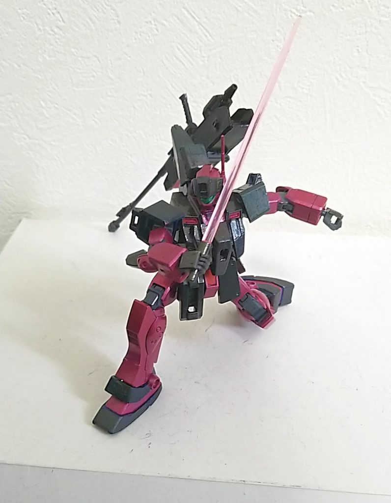 ビームサーベル
普段はフロントスカート部に収められている