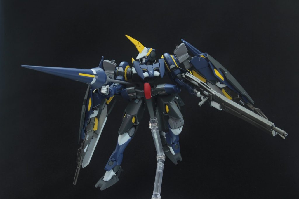 ## GNランス

ライフル/ランスモードを切り替えられる素敵武装。
ビームは無いのかビームは！とごねる現場の人間を黙らせるパフォーマンスを発揮できなかったため使用頻度は低め。