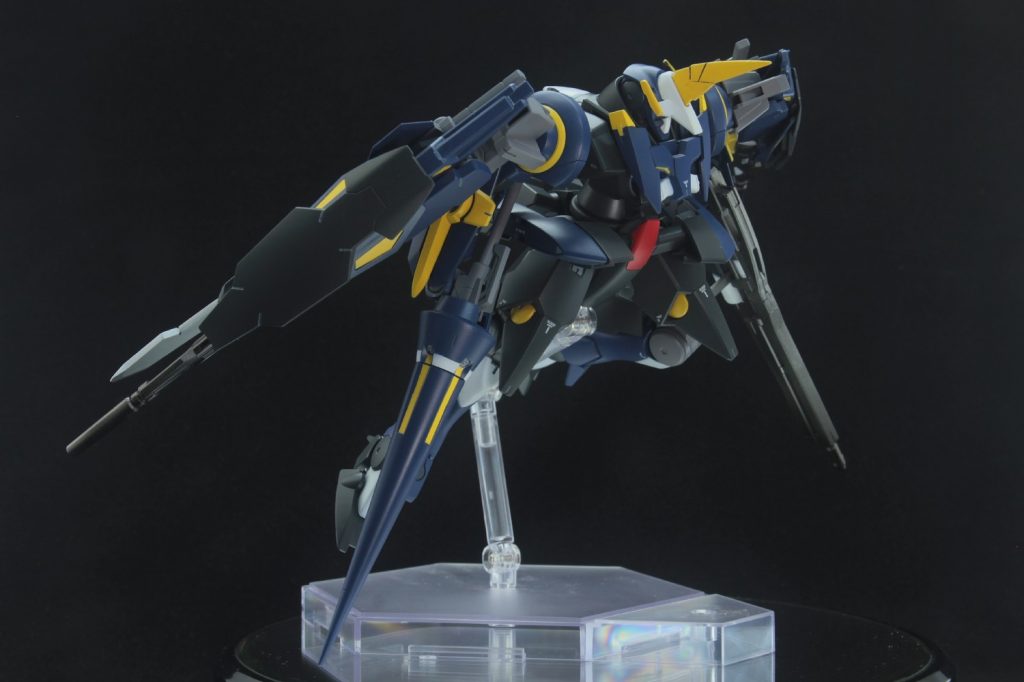 ## 移動中

00系の機体らしく、ヌル～っと滑るように移動していくイメージで。
GN粒子で重力制御し、通常の推進剤でガンガン加速するので一般機よりも速いつもりです。