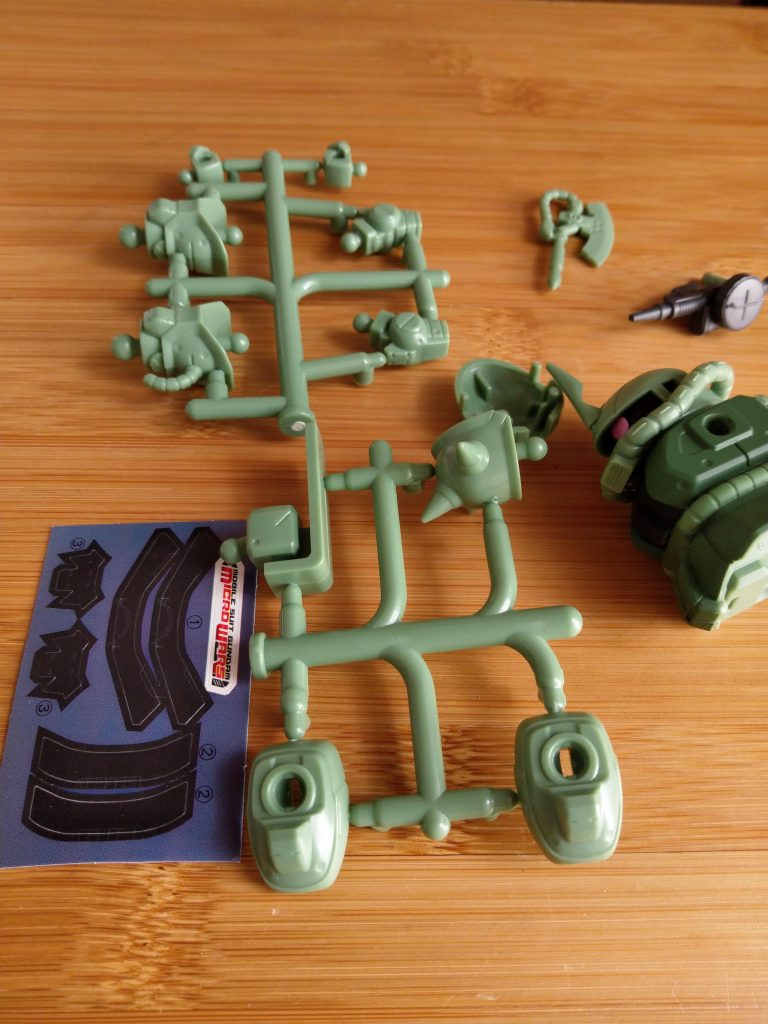 頭と胴体は組んだ状態で入ってます。