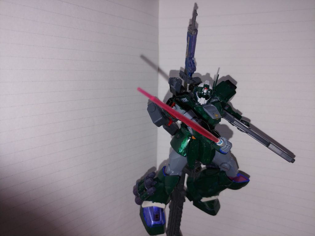 ビームライフル甲、ビームサーベル
同時運用