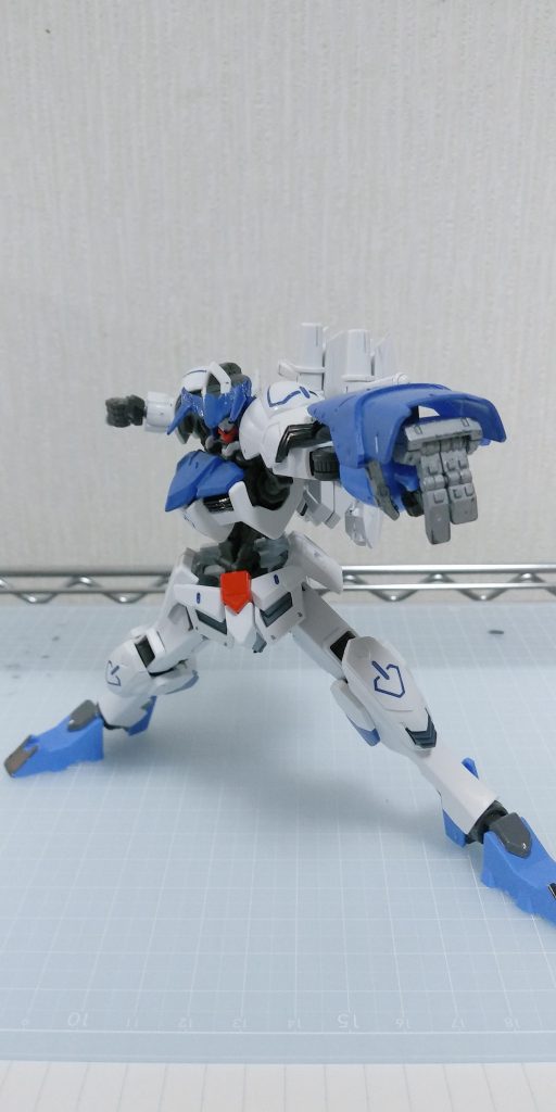 アスタロトのガントレット。
肉弾戦もできるように装備させました。