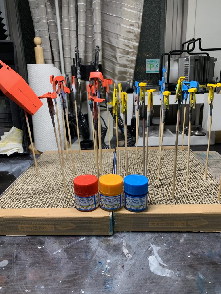 基本カラーはガンダムカラーのアニメカラーを使用