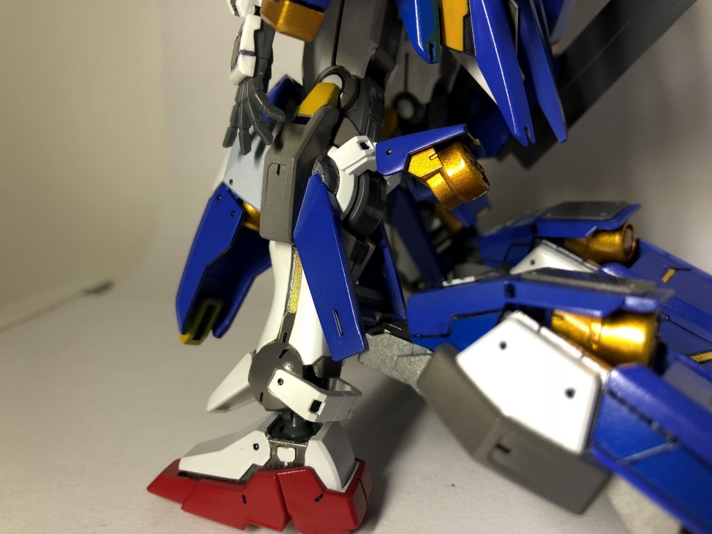 粒子タンクは灰サフ→スターブライトジェラルミン→クリアイエロー→クリアレッドで着色。