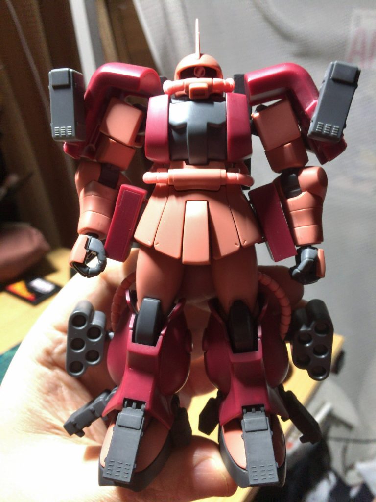 右上側から光を当てた状態で写真を撮って、それを参考に塗装してます。