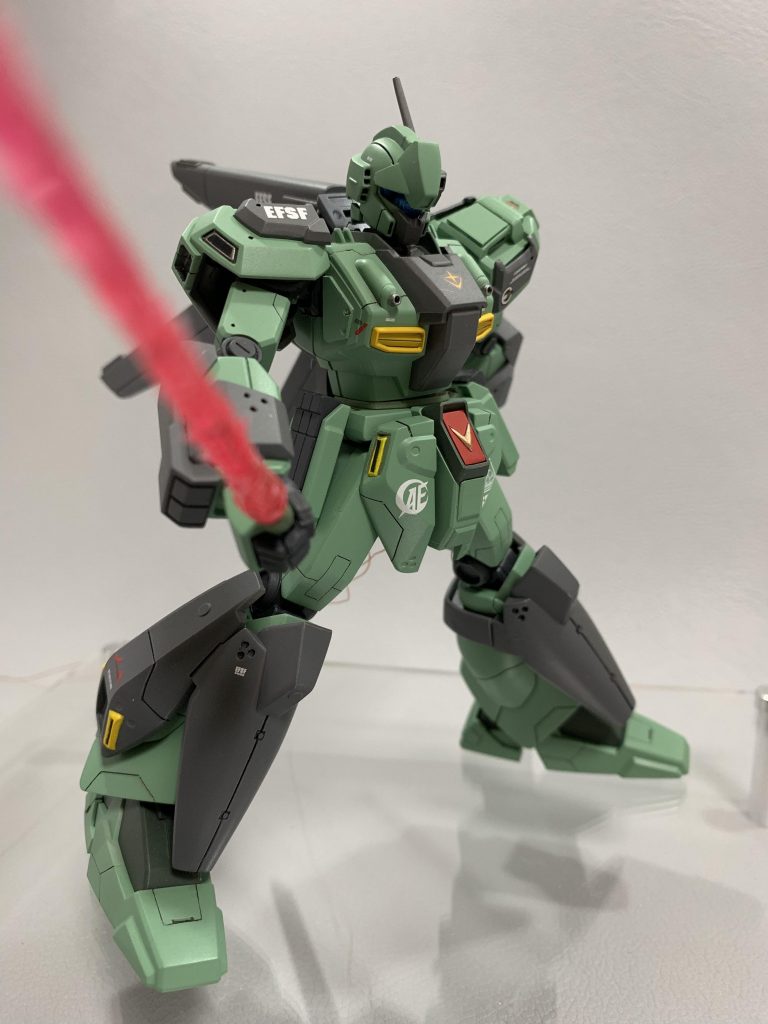 マリーダのクシャトリヤが相手では流石に勝てはしないが、恐ろしい程の手練れだった事は言うまでも無い