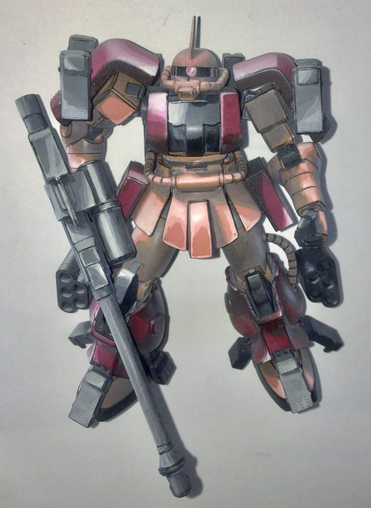 足首内側のリアクティブアーマーが大き過ぎて足を閉じる事も出来ないので、ノコを入れて半分程度の大きさにしてます。