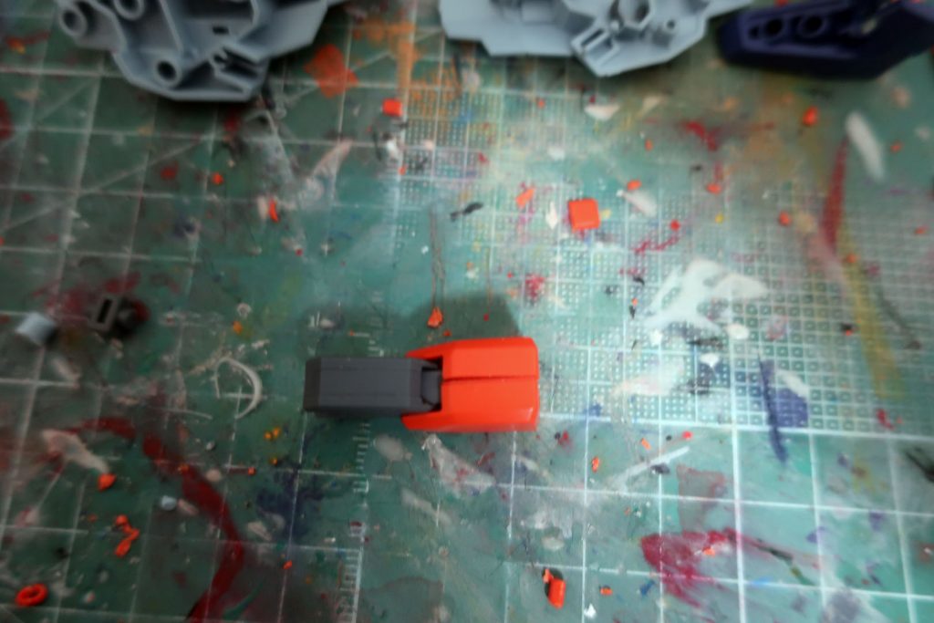 脚部関節はライトニングのものを使用して身長伸ばしてます