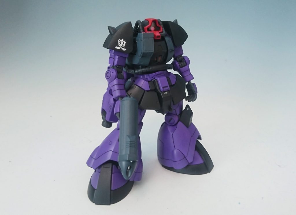 正面。ほとんどドム試作実験機で、肩を水中型ザクのものにしています。