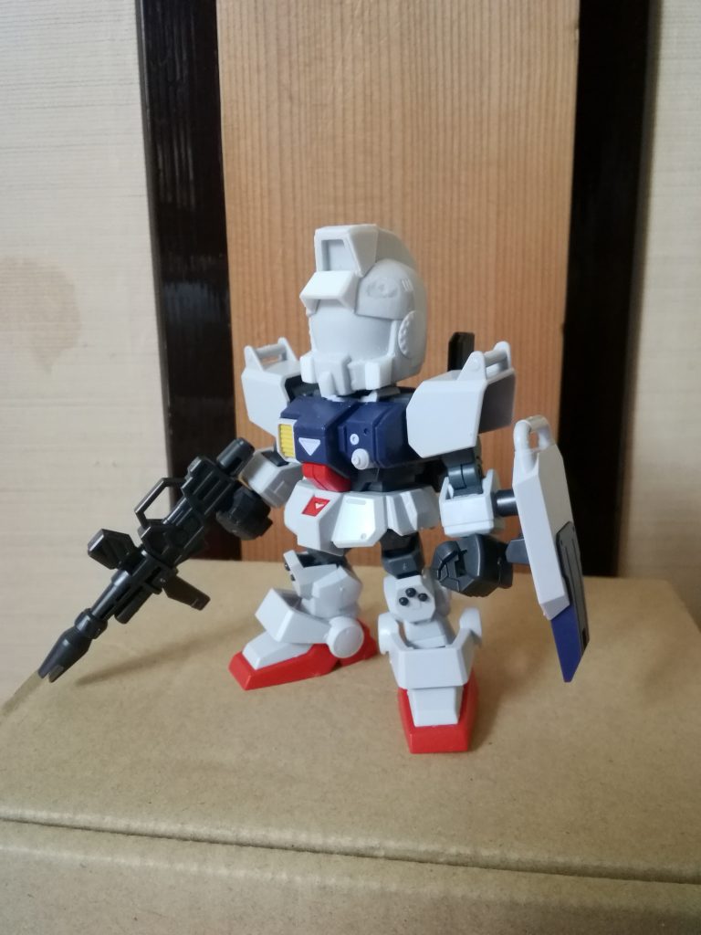 頭部の加工は、CSフレーム付属のジム頭を最小限のパーツ追加で製作