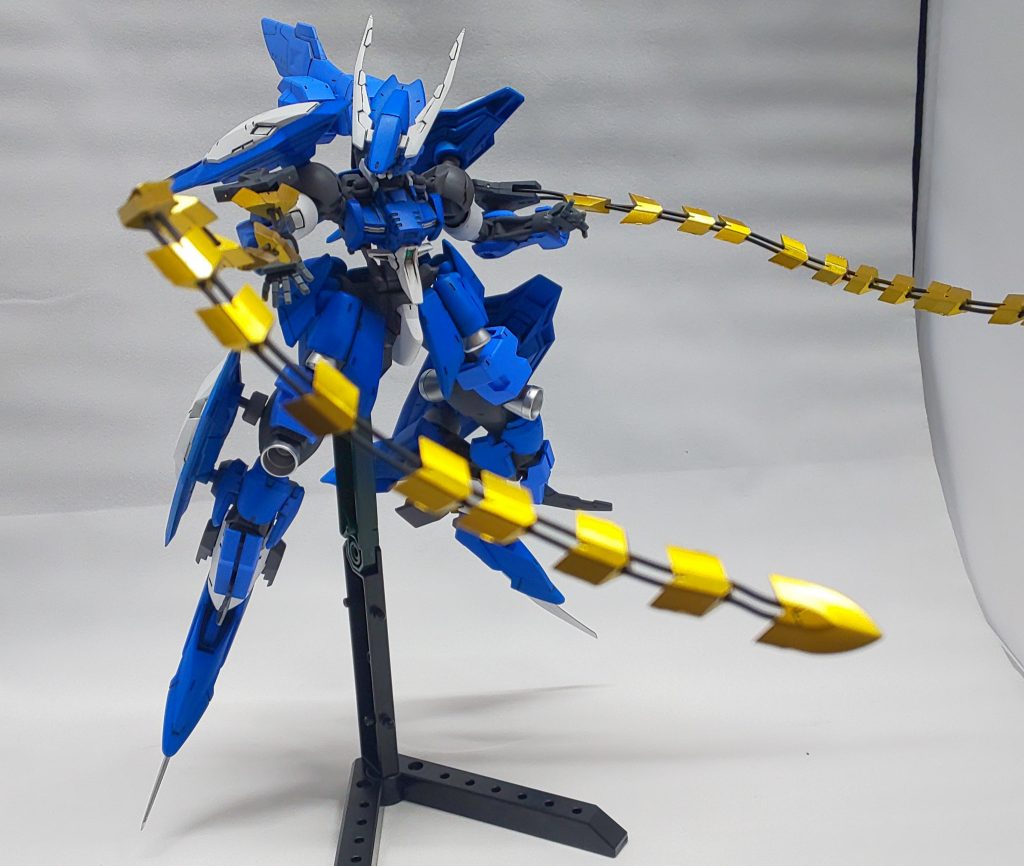 ジュリアンソードⅡは、希少金属が惜しみなく使用され、ワイヤーにより伸縮可能。
これにより、ミドルレンジでの戦闘にも長けています。
手数で攻めるジュリエッタの戦闘スタイルを踏襲し、更に攻撃力を増したのです。