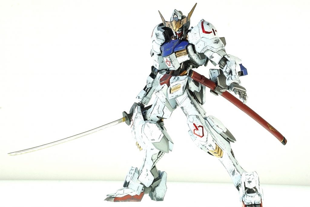 この肩アーマー好きなんで、第四形態にしました。テイワズにならMSサイズのポン刀あってもおかしくないでしょう。
(カチコミ用に)