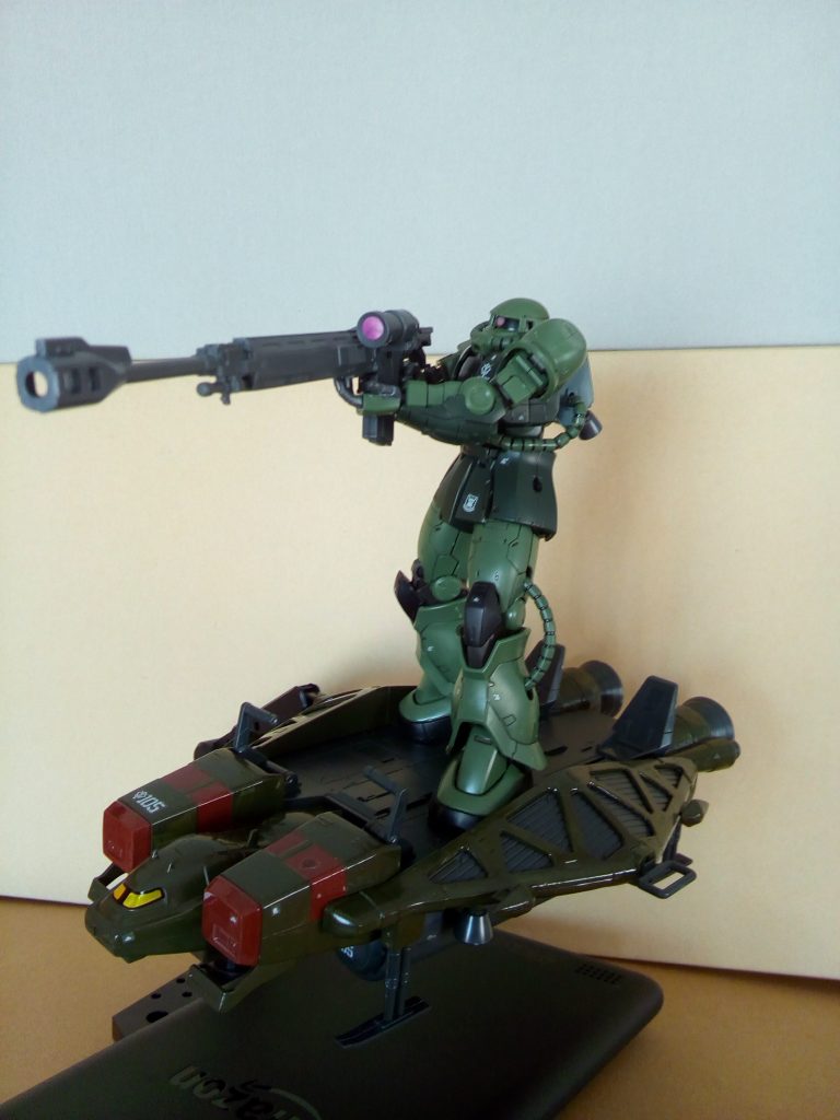 大型のプロペラントタンクが装備されてますので敵戦艦までの航続距離が長いのも任務遂行には不可欠。