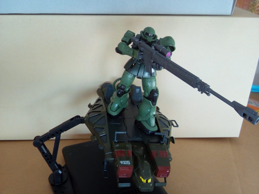 対戦艦用に編成された小隊でザクⅡにはＭＳ用対艦ライフルが装備されています。