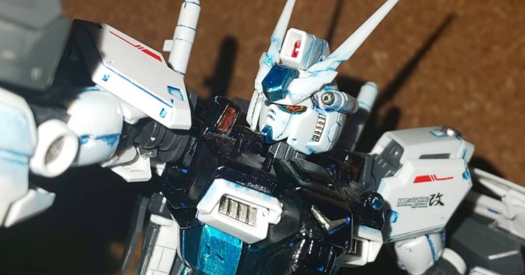 カメラの色合いも、あえてオレンジに