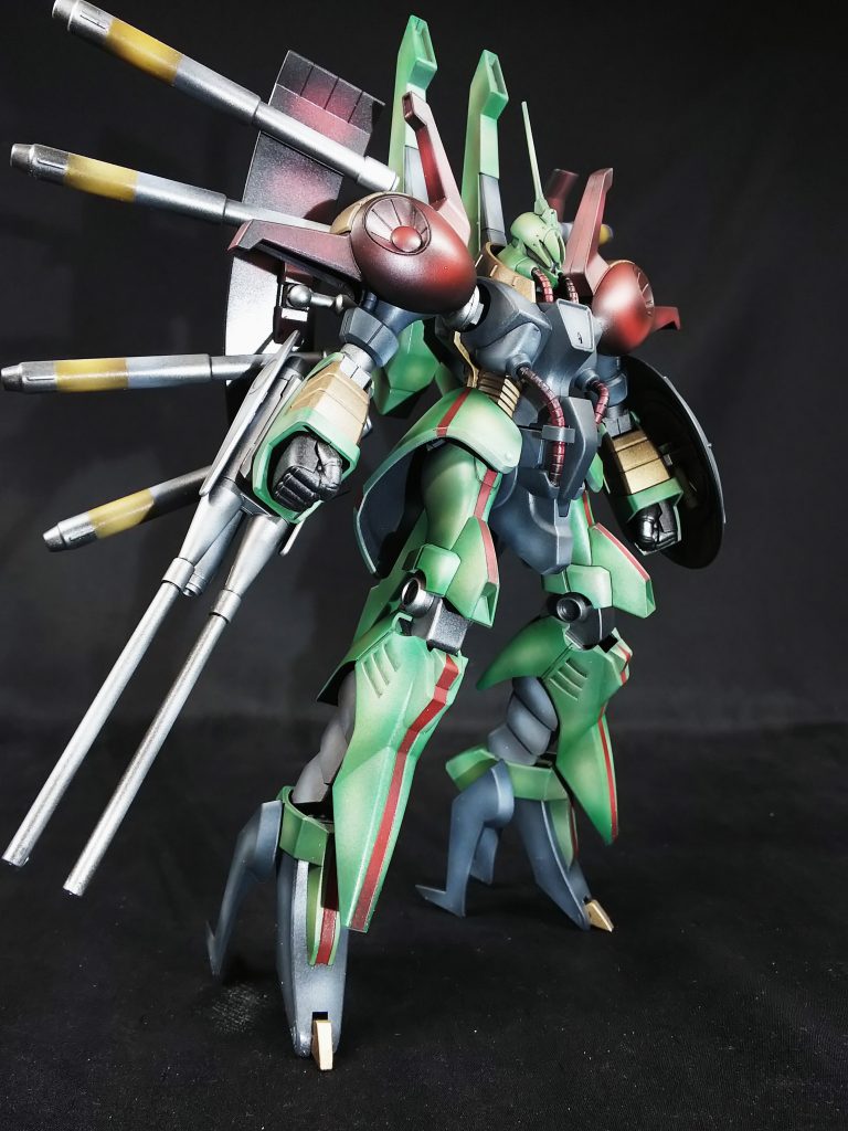 脚が少しMH風。