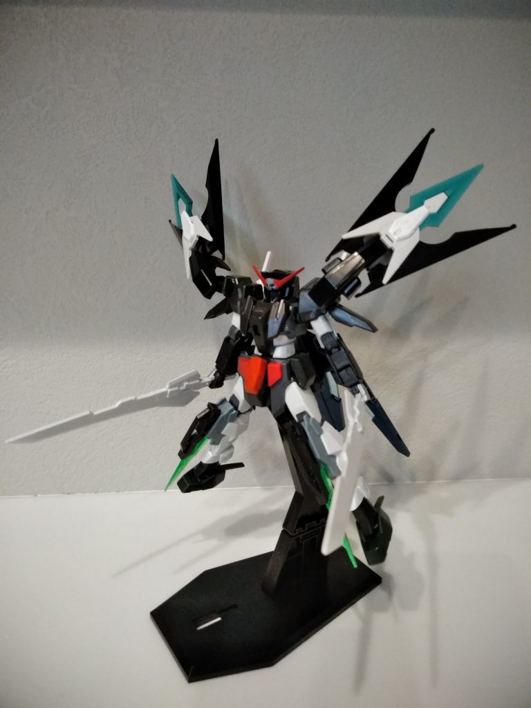 AGE機なのでFXバーストイメージです
GNロングブレイド
GNビームピストルⅡが多くあったため
憲兵のイメージからジャンクから大型の双剣にしました