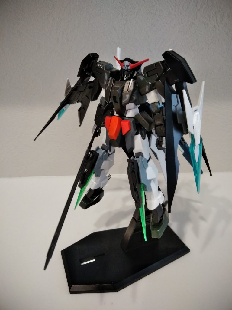 鉄刀・黒鉄
特殊金属でできた実体剣
憲兵イメージでもたせました