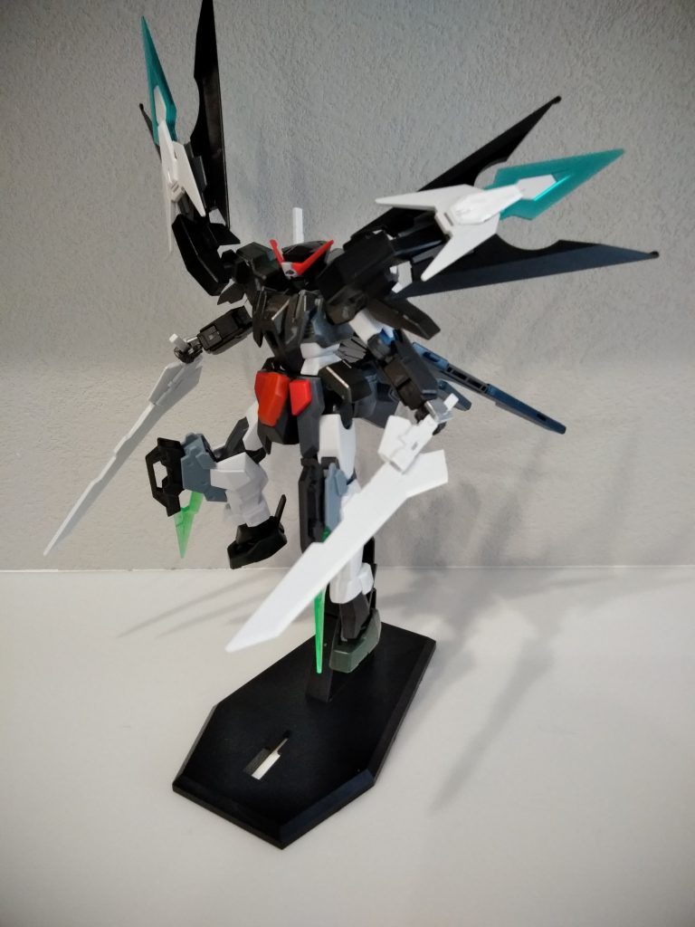 シグルシールドビット
GNロングブレイド
GNガンブレイド
にて近接戦で力を発揮
シグルシールドビットと
GNライフルビット計6基で全方位カバーする