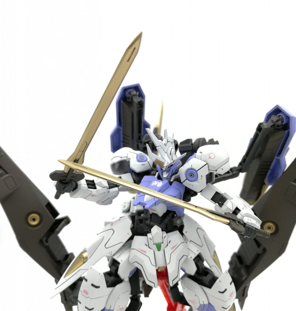 こちらはバトルブレード。グリムゲルデの物を複製という設定なので切れ味は変わりません。