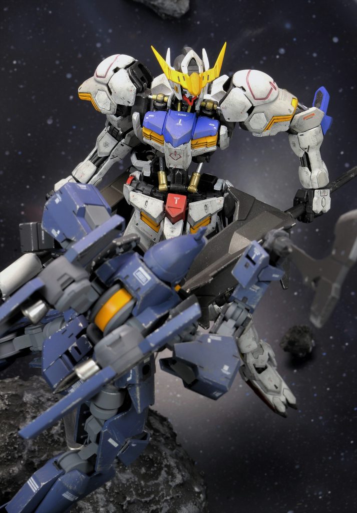 宙域の表現をするために、30ｃｍのクリアのくす玉を購入してその半分を利用しています。