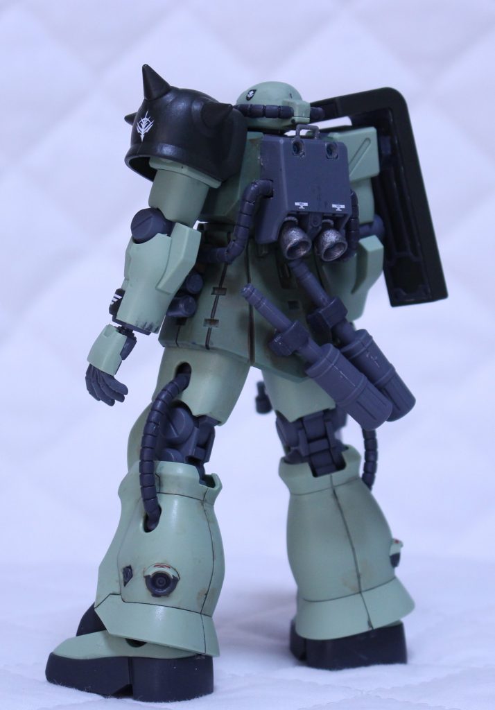 左後ろからパシャリ、腰に大型グレネード2個を追加装備しています。強い( `ー´)ノ