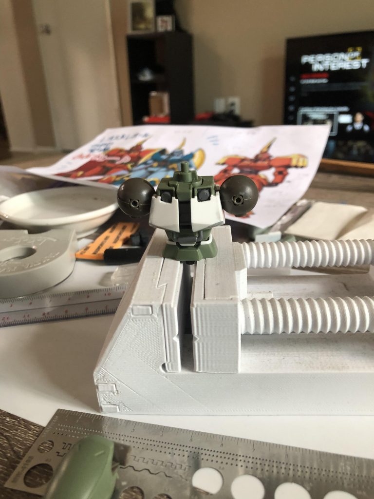 Used プラ板 to enlarge the body.