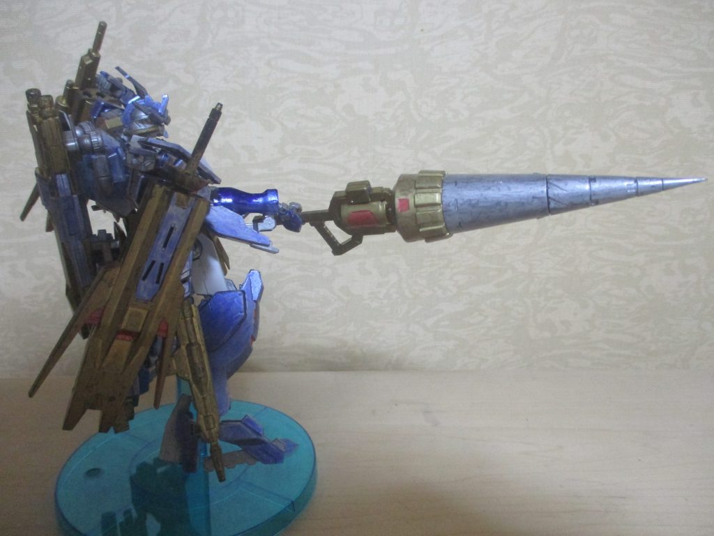 デカラビアランス。
コレのみオリジナル武器となります。「コトブキヤ」の「ランス・ダブルブレード」の物をリペイント。