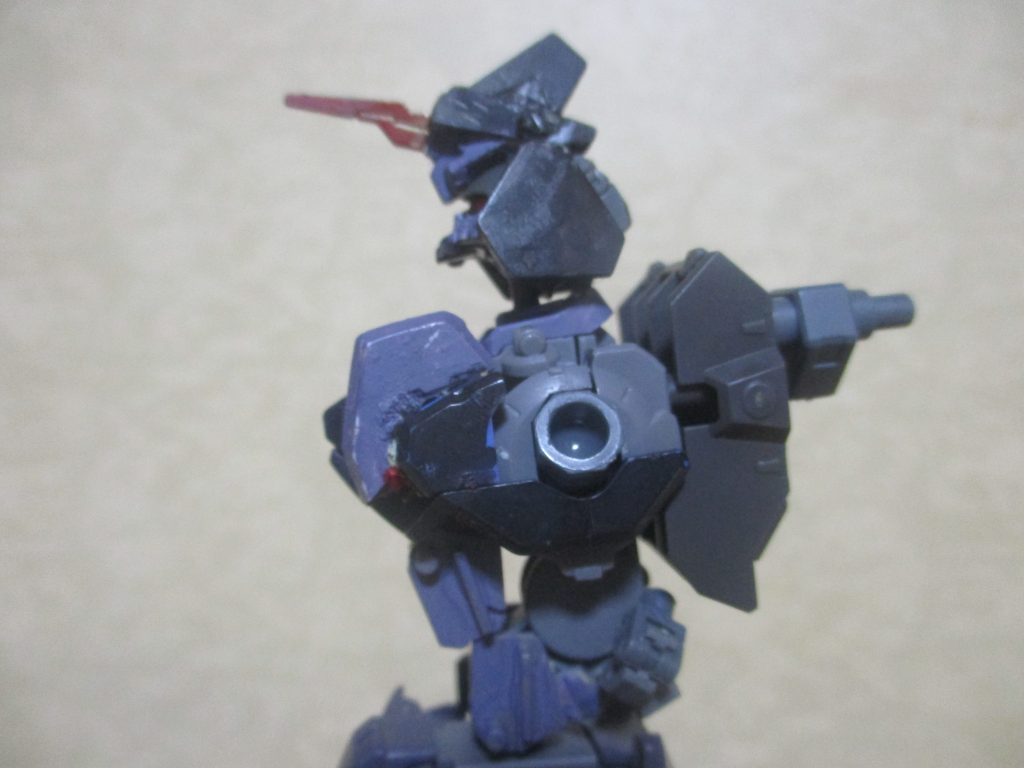 上半身は、「バルバトス」系、「アスタロト」系、「アイン」等で余ったパーツで構成されています。