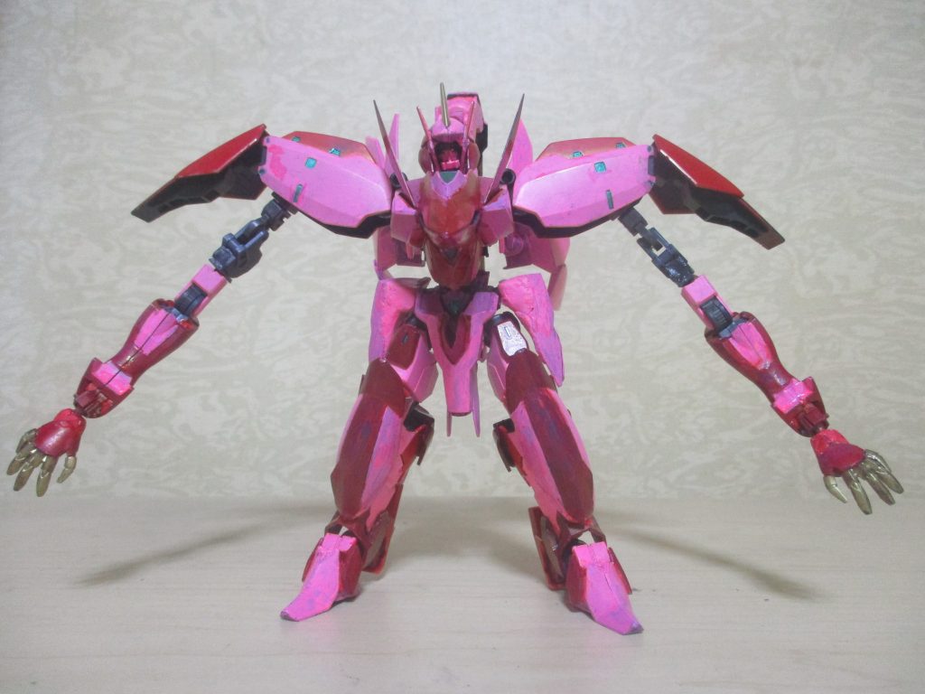 両腕は伸縮可能(ヴァサーゴかいっ!w)。