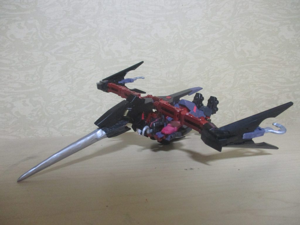 モビルアーマー形態（AGE-2といえばコレでしょ！）。
このように変形できるのと、武器が槍であったため、名前をフラウロス（64番）とキマリス（66番）の間のアンドレアルフス（65番）にしました。