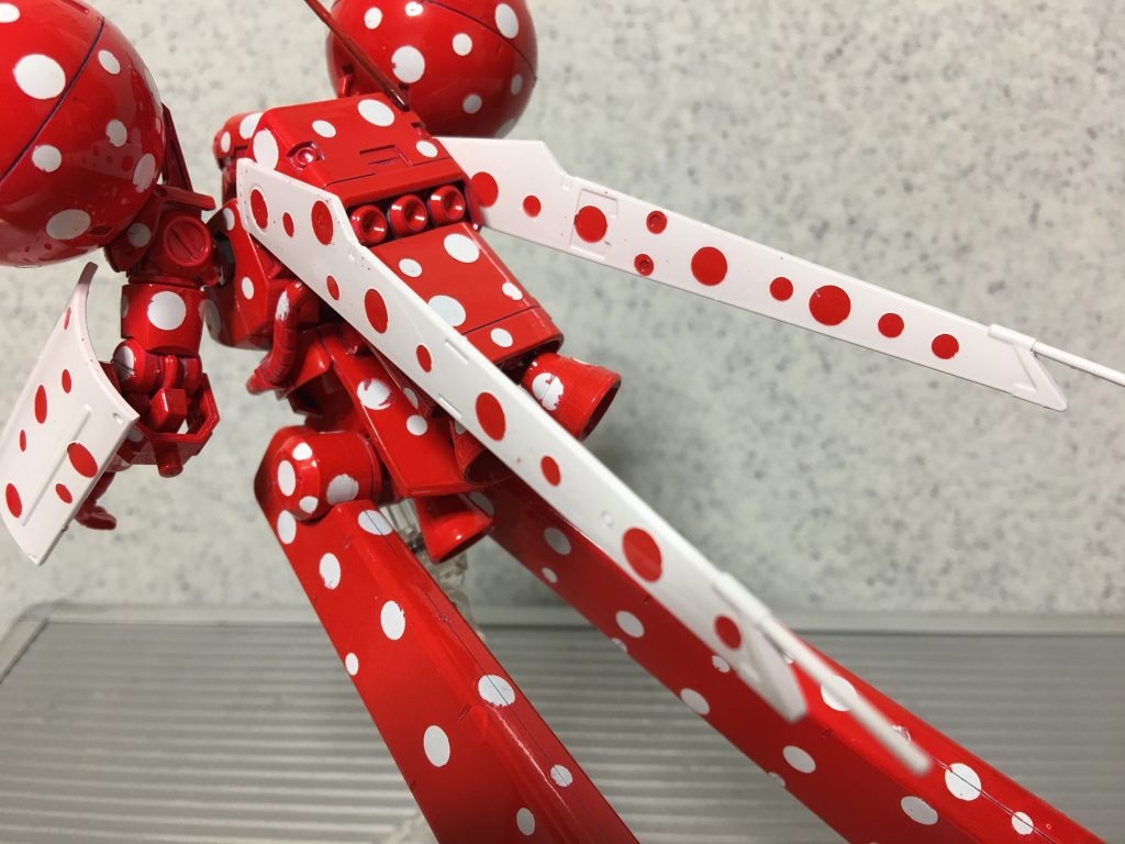 ドラッツェ・ワンダー(水玉の女王へのオマージュ)–6枚目/制作者:アトリエ コメットハート