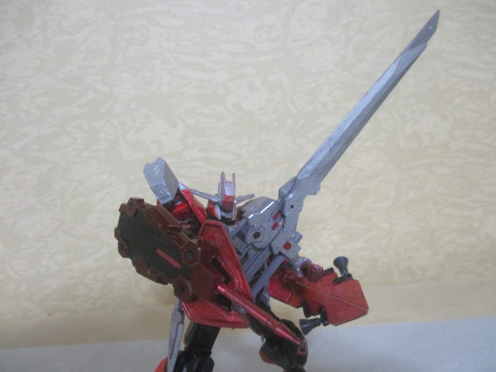 追加武器1：ヒートアサルトシールド（右腕装備）。キャンペーンで入手したものをリペイントしました。