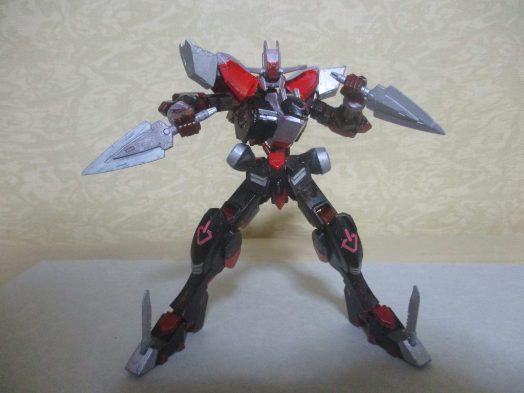 追加武器2：ツインダガー「ビルダーズパーツ・ＭＳソード」のダガーをリペイントした物です。追加武器3：レッグナイフ「アスタロト」の爪先とナイフを移植した物を付け替えました。先程のツインダガー合わせて、足技でも戦える設定です。