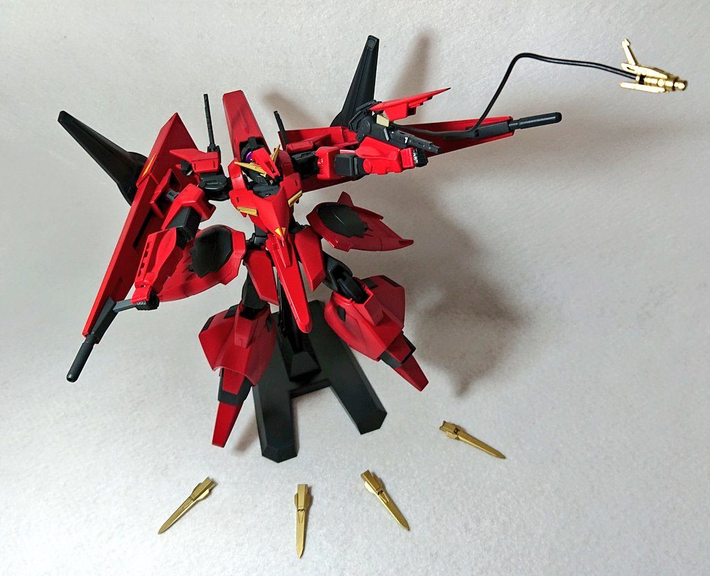 ドラグーンファングは取り外し可能。ウミヘビとあわせて回避困難な攻撃を繰り出します。