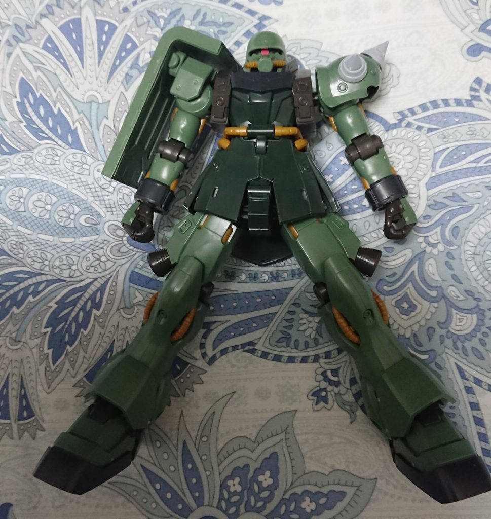 仮組み。やっぱりザクの系統のアーマーはスパイクアーマーに限る。