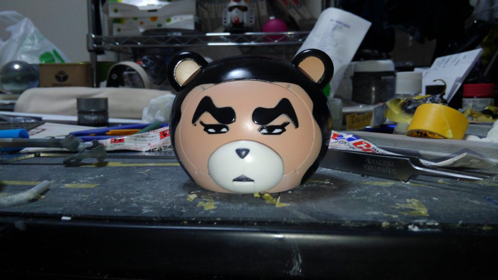 眉毛と目はプラ板で製作