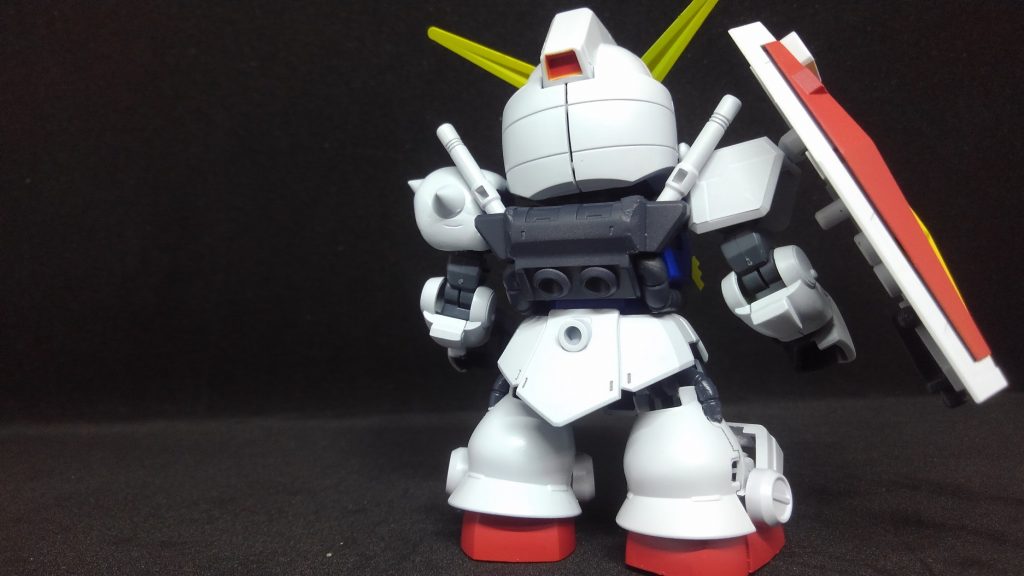 バックパックはザクのそれにガンダムのパーツを移植してあります。