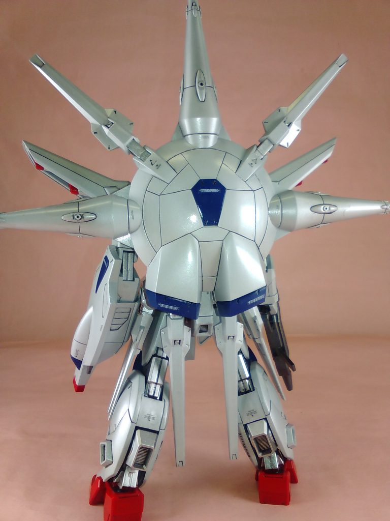 スジ彫りを追加。甲羅みたいにならないように注意して。