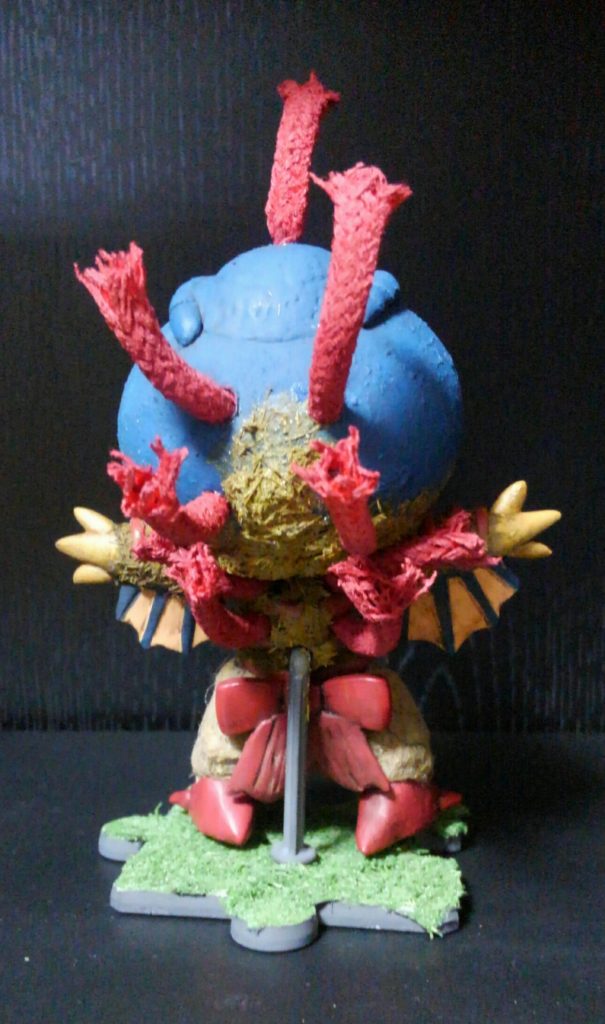 後ろ姿。尾羽はプチッガイのリボンを使ってます。(リボンは必ず使うのがシリーズのお約束)