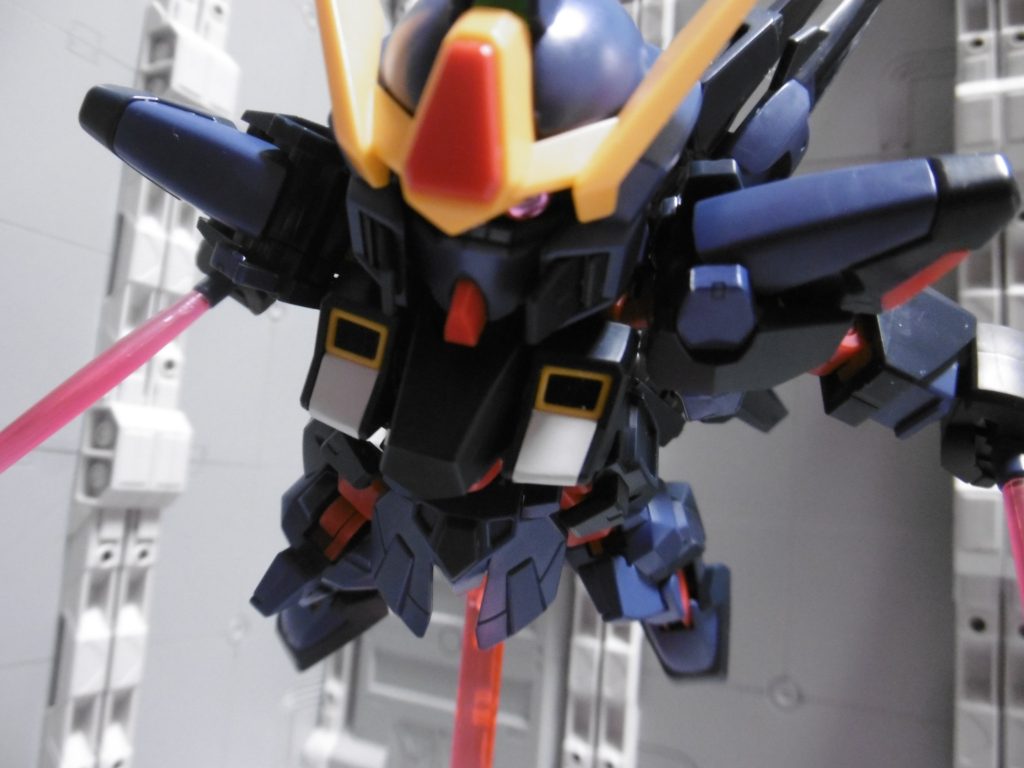 ちなみに巡航形態では撮っていません。代わりにサーベル突撃をズームで