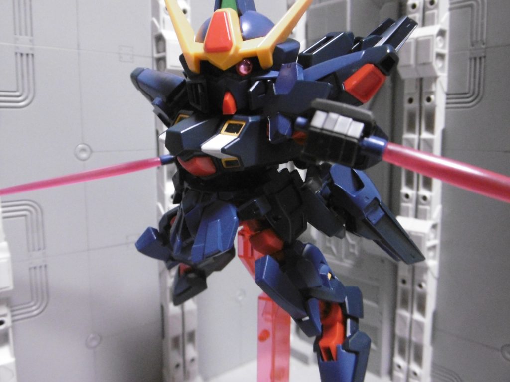 サーベルが2本あるのでアクションも捗ります。逆手持ちでも抜ける事無く安定し、