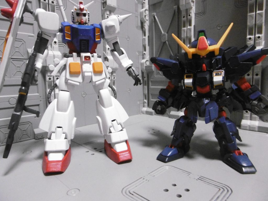 前に作ったアイツ(SEED系ニセがんだむ)と。
まるでモノアイガンダムだな