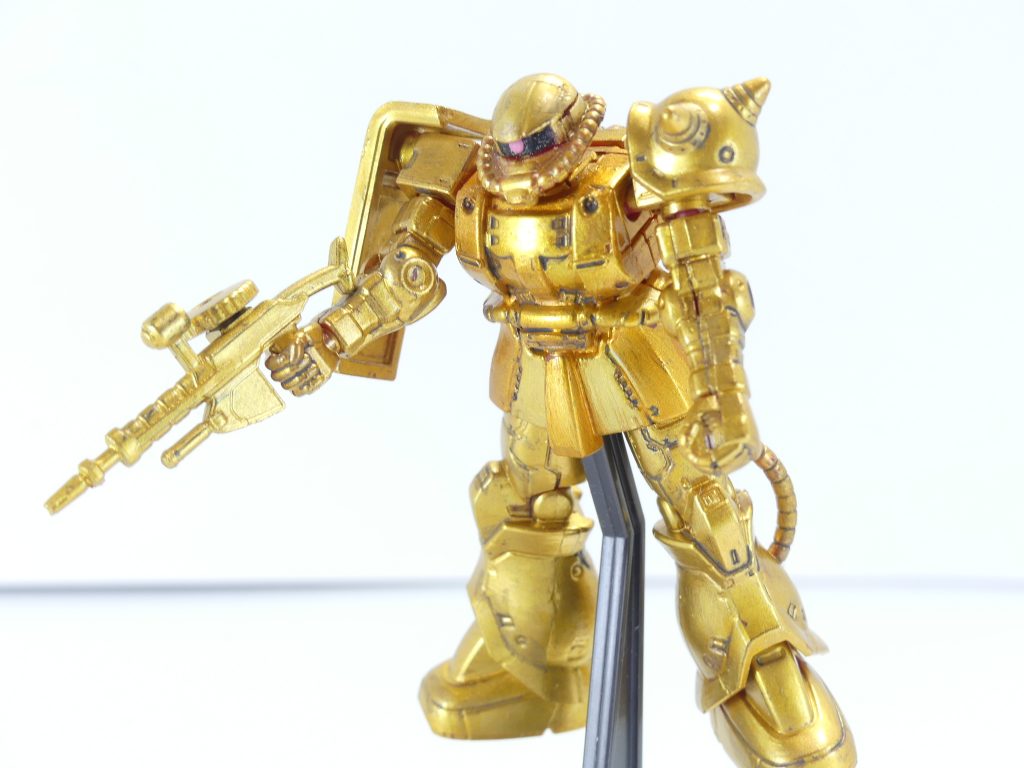 武器セット付属のスタンドを使用すれば浮かせて飾ることもできます。