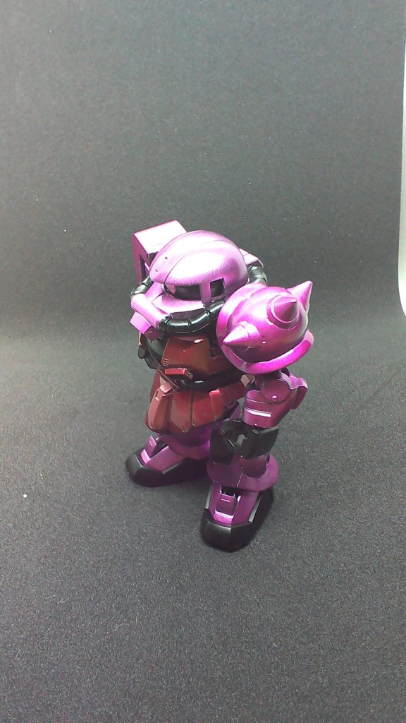 SDクロスシルエットのザクⅡをピンクとレッドのキャンディ塗装しました。