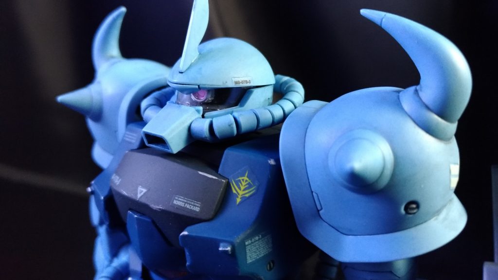 目は流石にシール貼って終わりってのも悲しかったので、これもコトブキヤさんあたりのパーツに差し替え。
アンテナも若干削ってシャープにしてます。