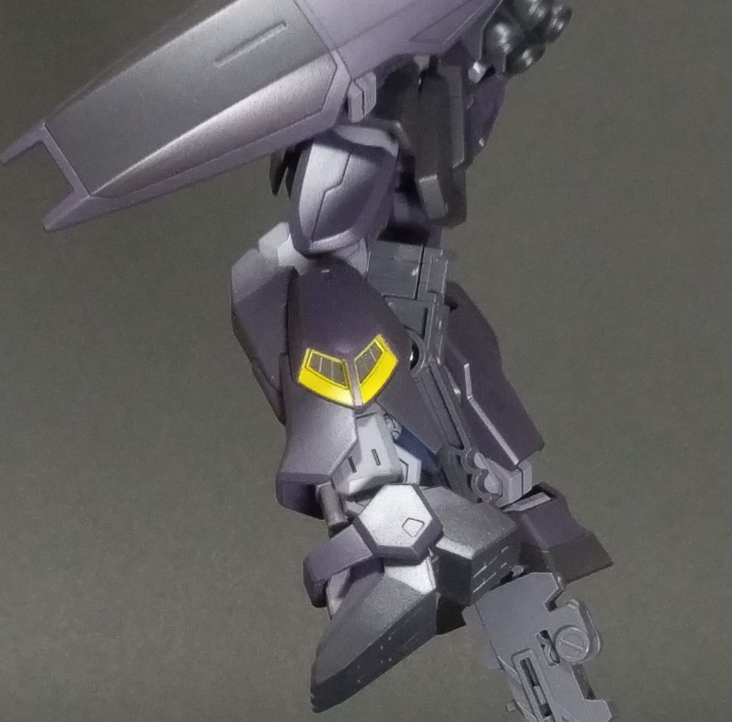 バーニア部分　ジャーマングレーで筆塗り